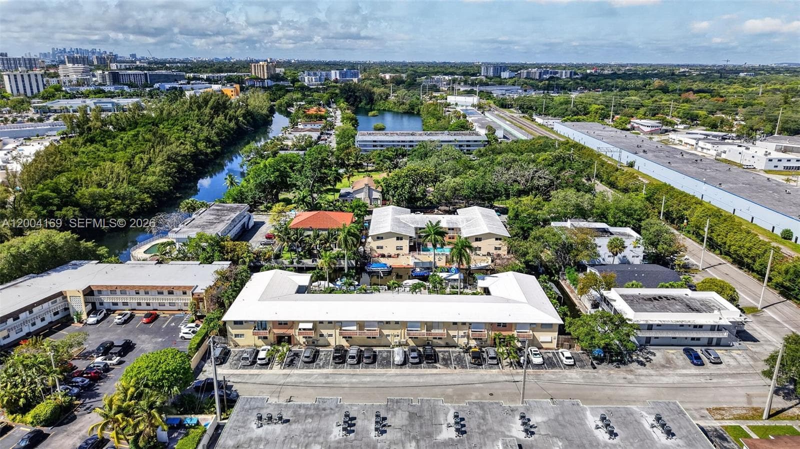 1820 Venice Park Dr # 102, North Miami FL 33181 photo 3