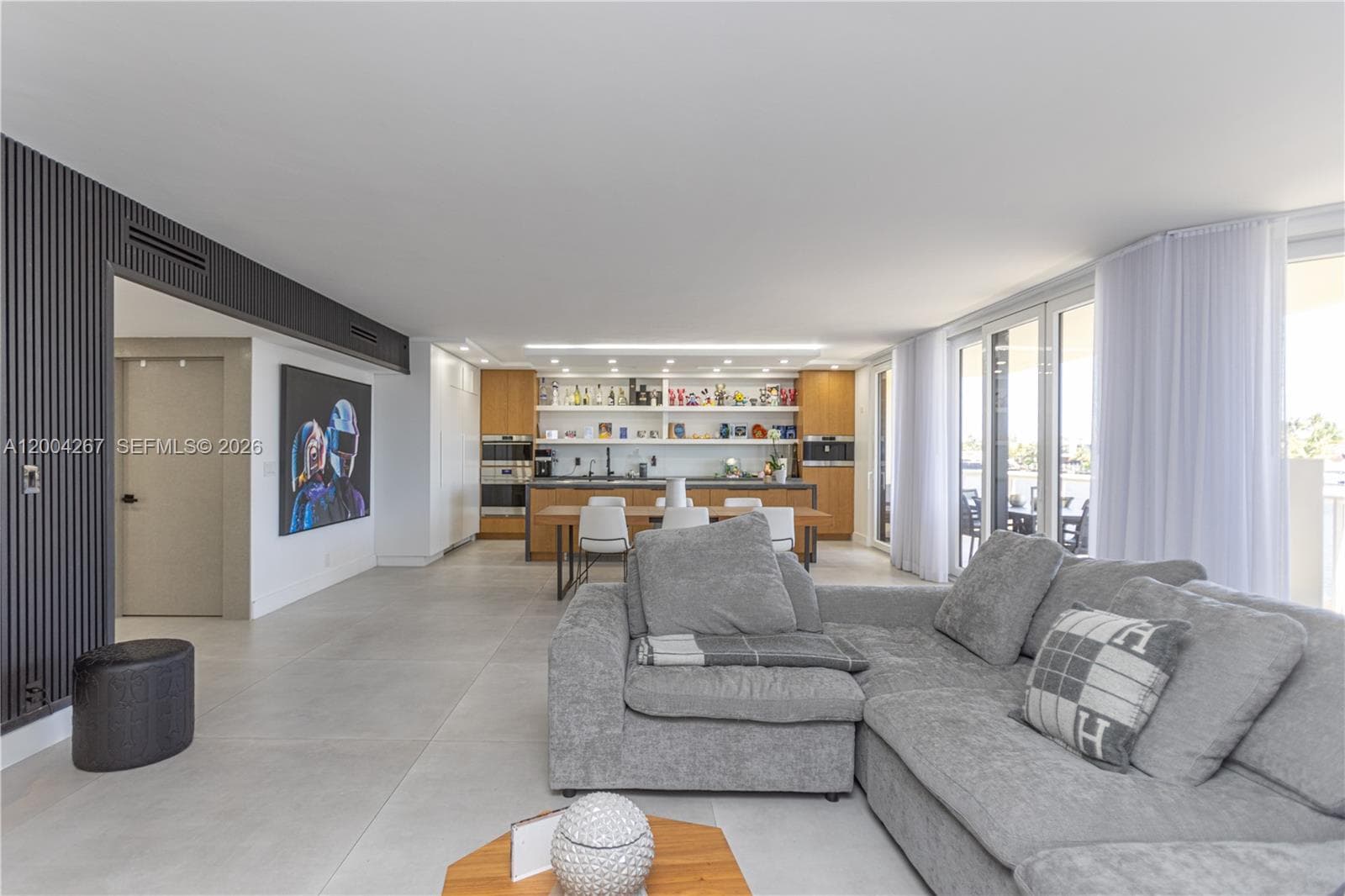20191 E Country Club Dr, Aventura FL 33180 photo 4