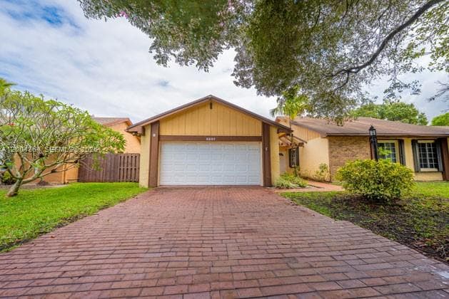 5501 SW 147th Pl, Miami FL 33185