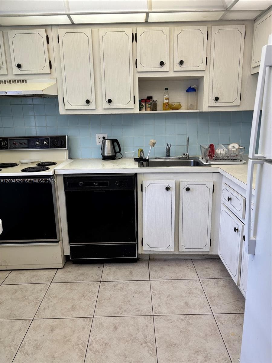 1045 Country Club Dr # 307, Margate FL 33063 photo 5