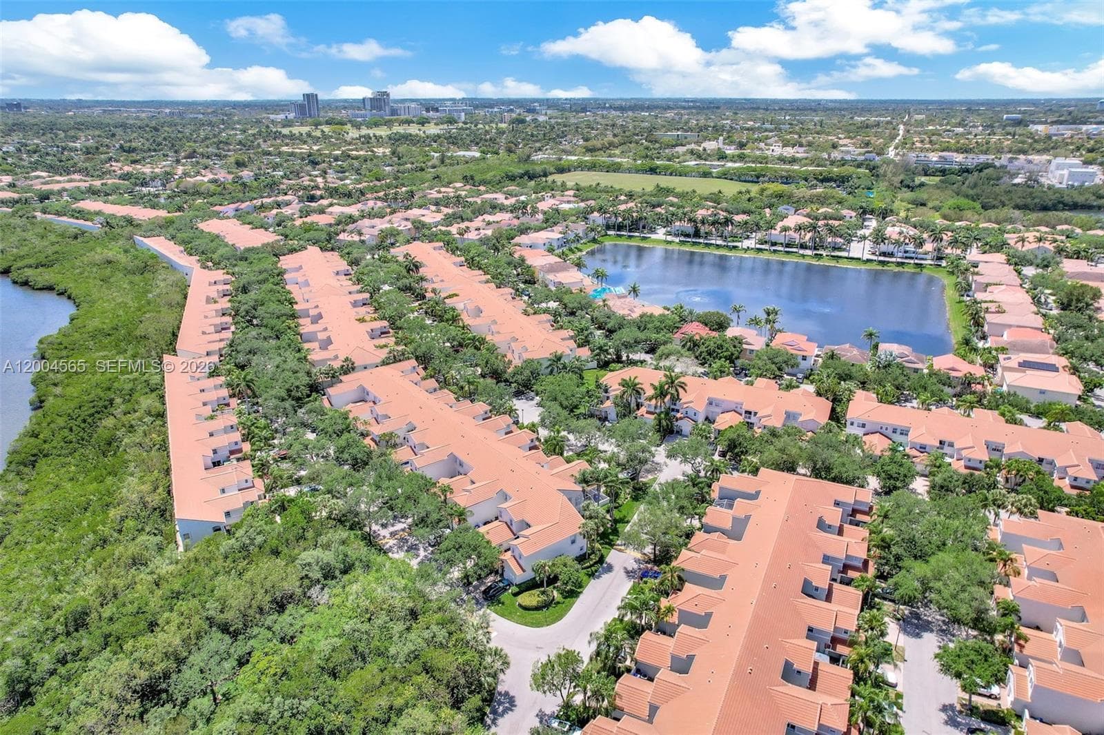 1675 Yellowheart Way, Hollywood FL 33019 photo 5