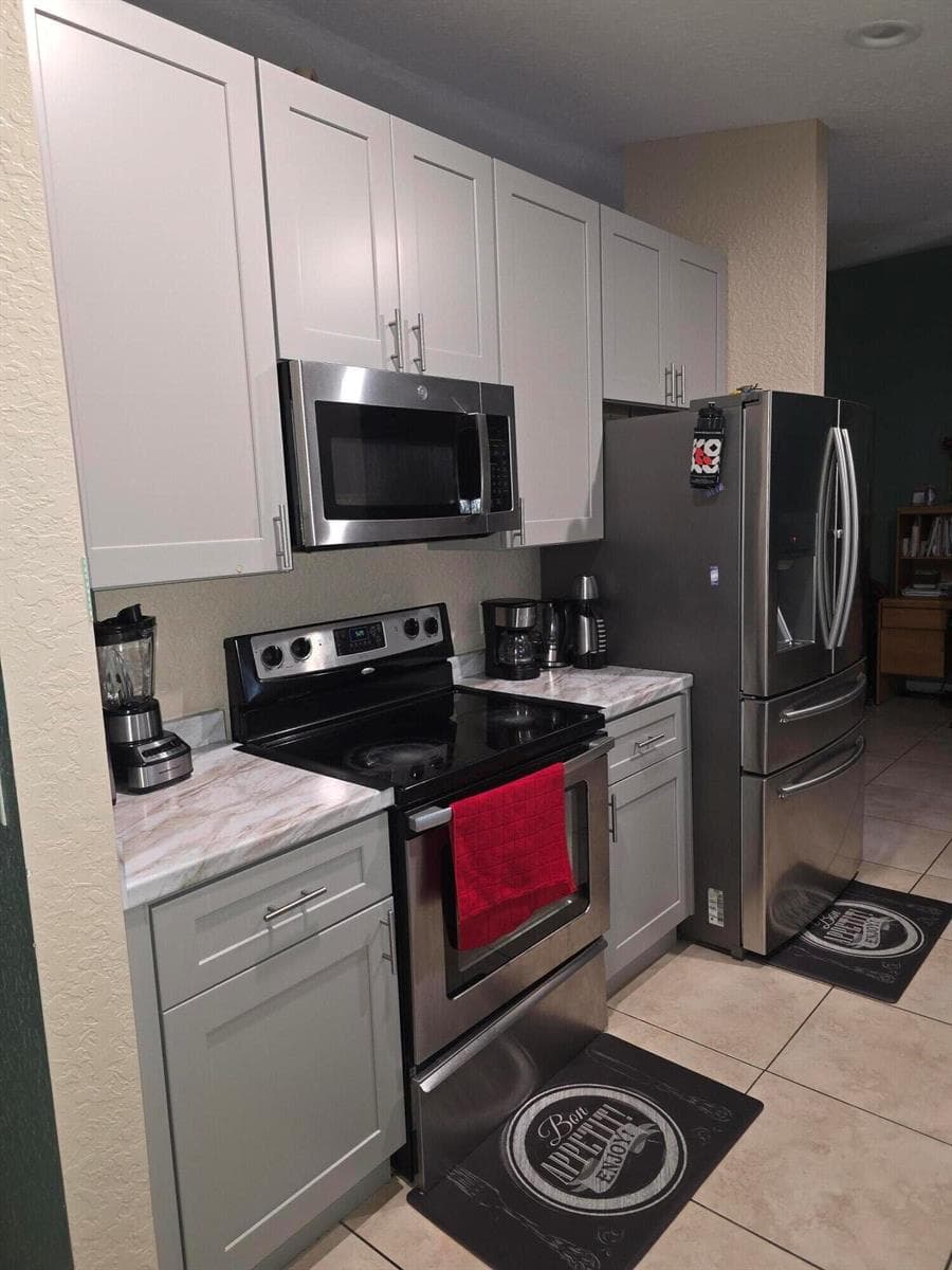 557 SW Baoy Avenue, Port St. Lucie FL 34953 photo 2