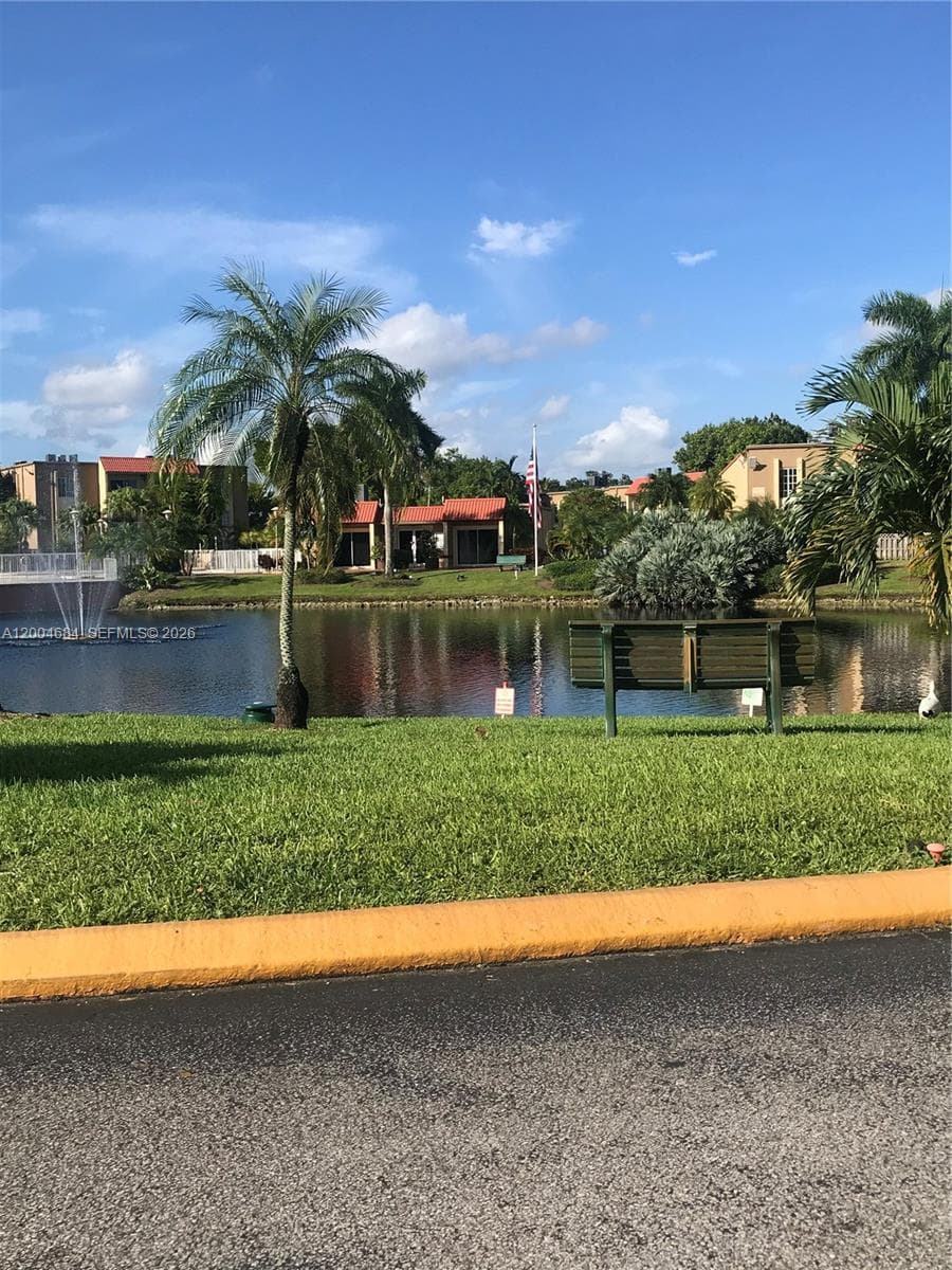 5112 NW 79 AV # 201, Doral FL 33166