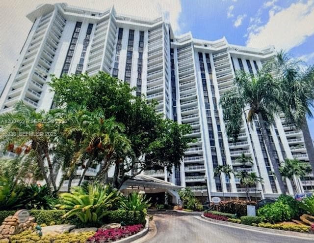 4000 Towerside Ter # 1403, Miami FL 33138