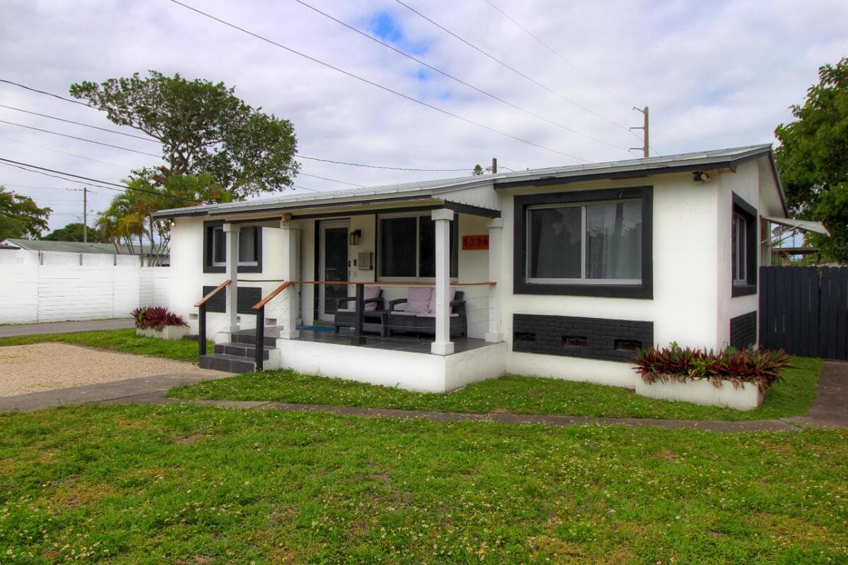 1324 N 24th Avenue, Hollywood FL 33020 photo 3