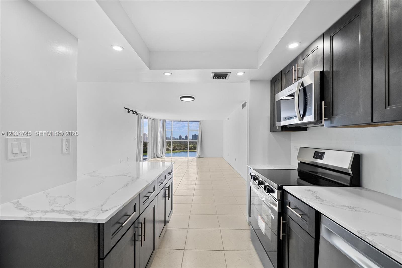20505 E Country Club Dr # 1938, Aventura FL 33180 photo 3