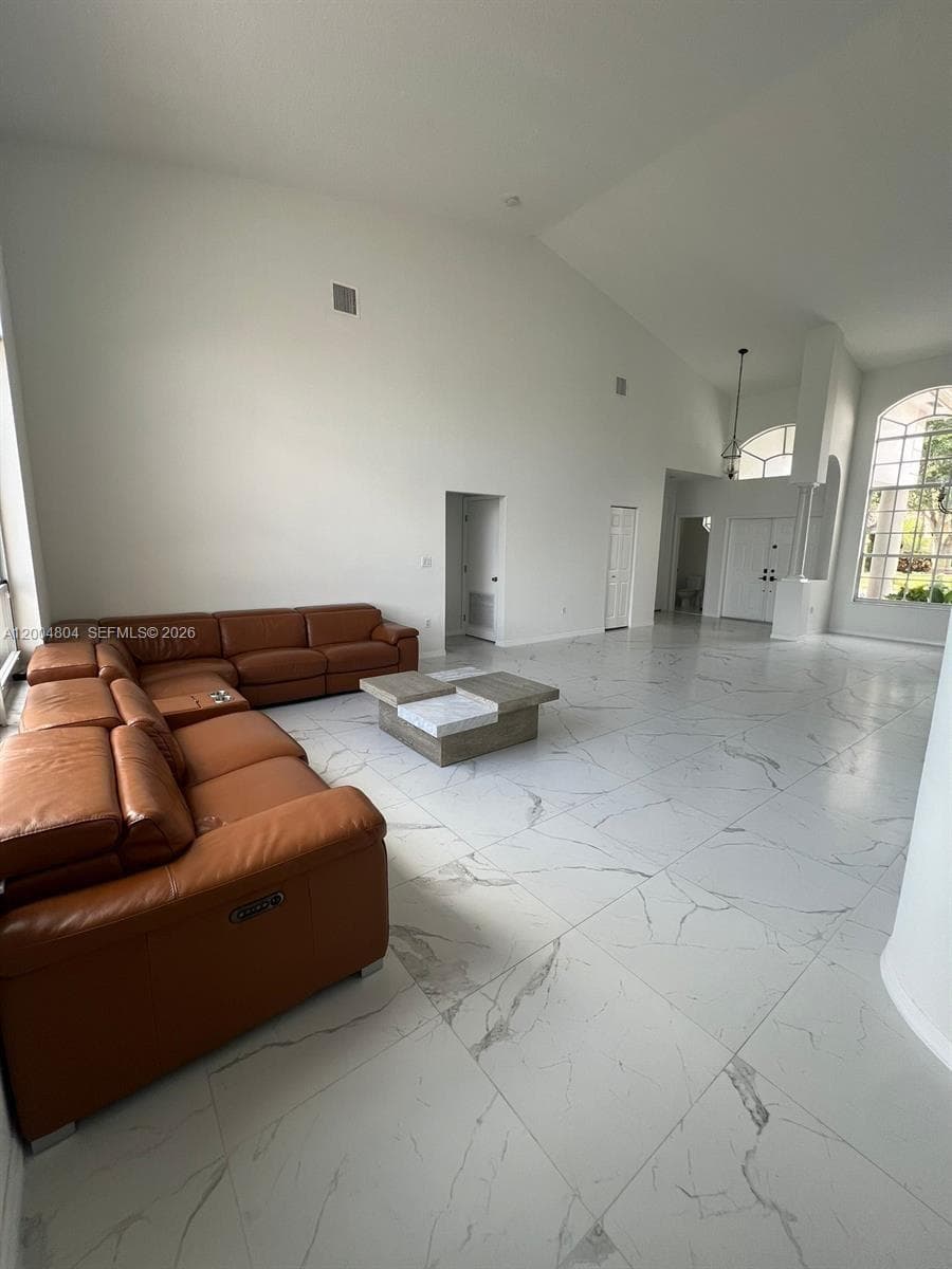 13840 NW 20th St, Pembroke Pines FL 33028 photo 3