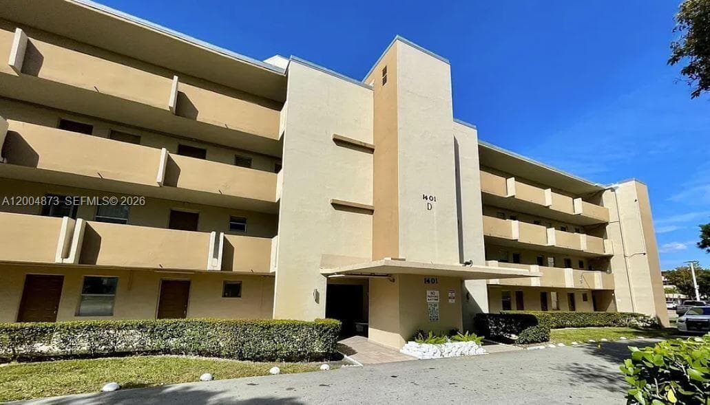 1401 NE 191st St # D201, Miami FL 33179