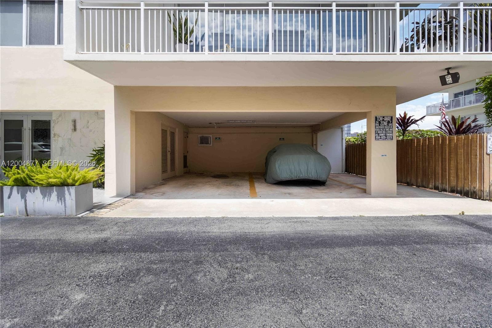 126 Golden Isles Dr # 32A, Hallandale Beach FL 33009 photo 2