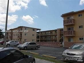2330 NW 11th St # 24, Miami FL 33125 photo 2