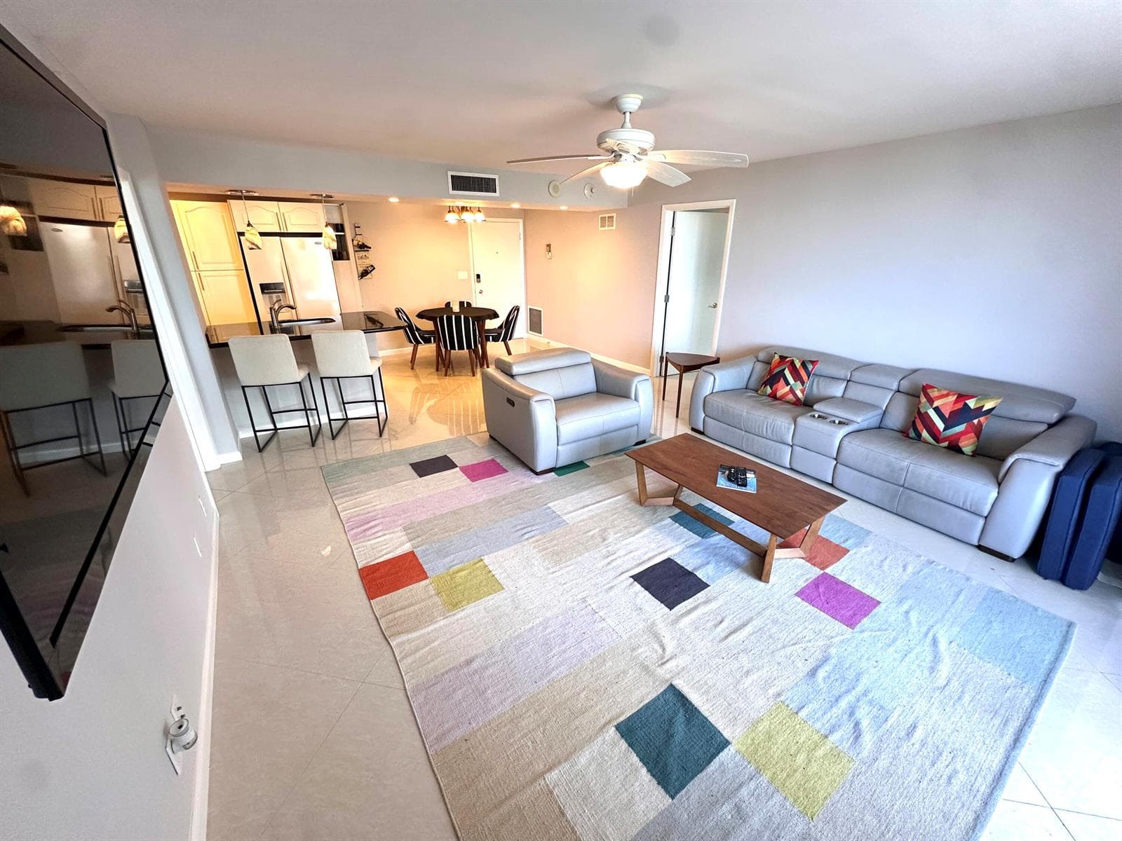 1 Las Olas Circle # 313, Fort Lauderdale FL 33316