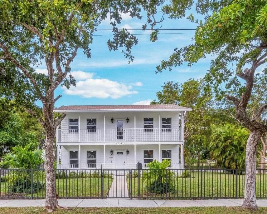 2233 Dock Street, West Palm Beach FL 33401 photo 2