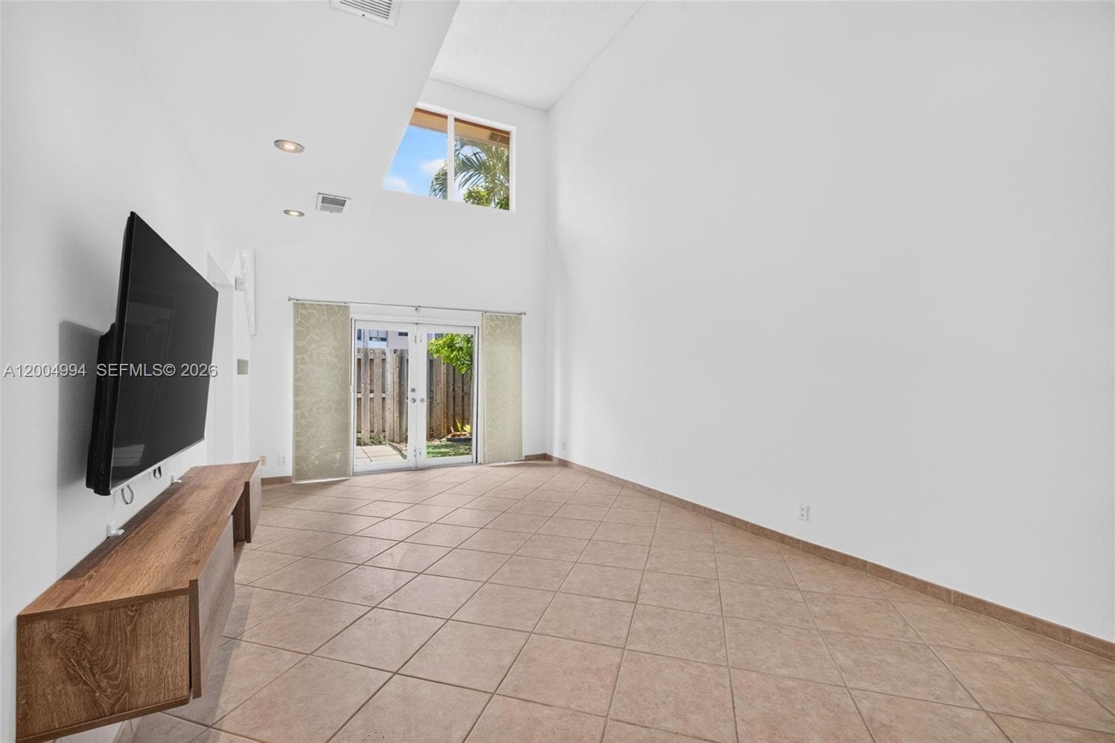 341 City View Dr, Fort Lauderdale FL 33311 photo 5