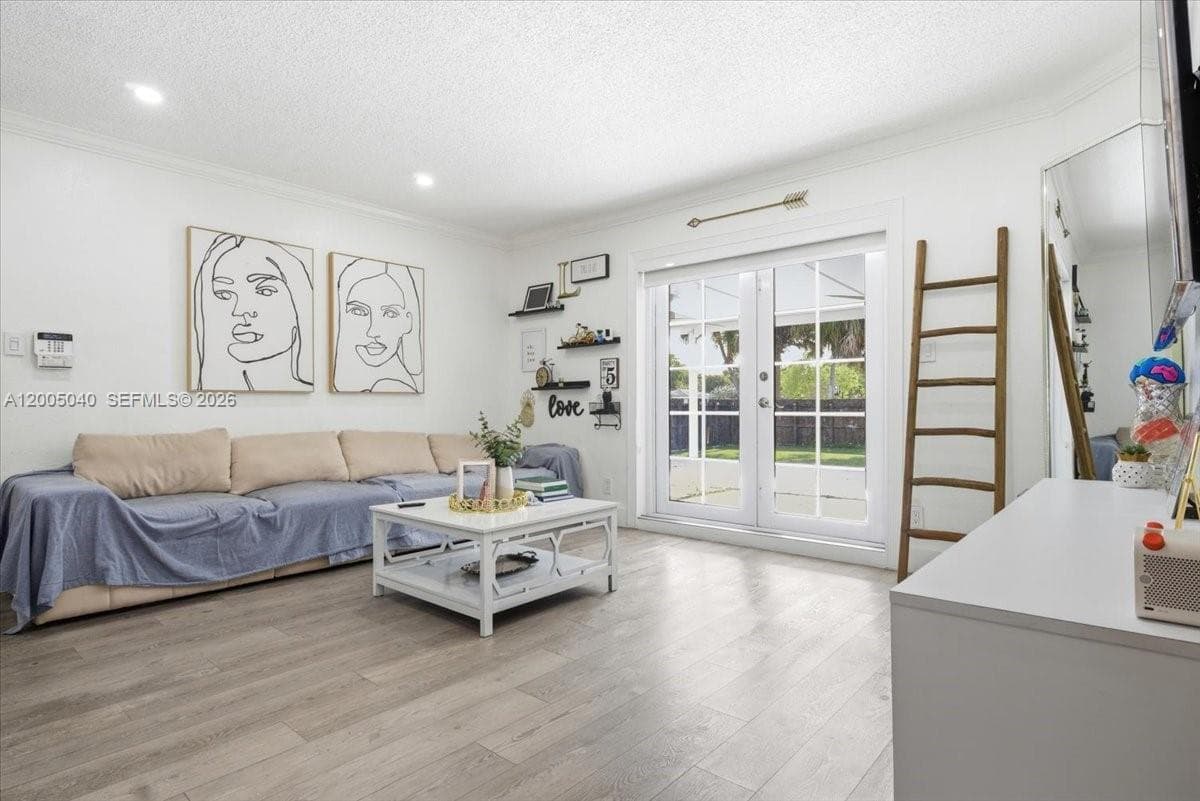 740 SW 7th Ave, Hallandale Beach FL 33009 photo 5