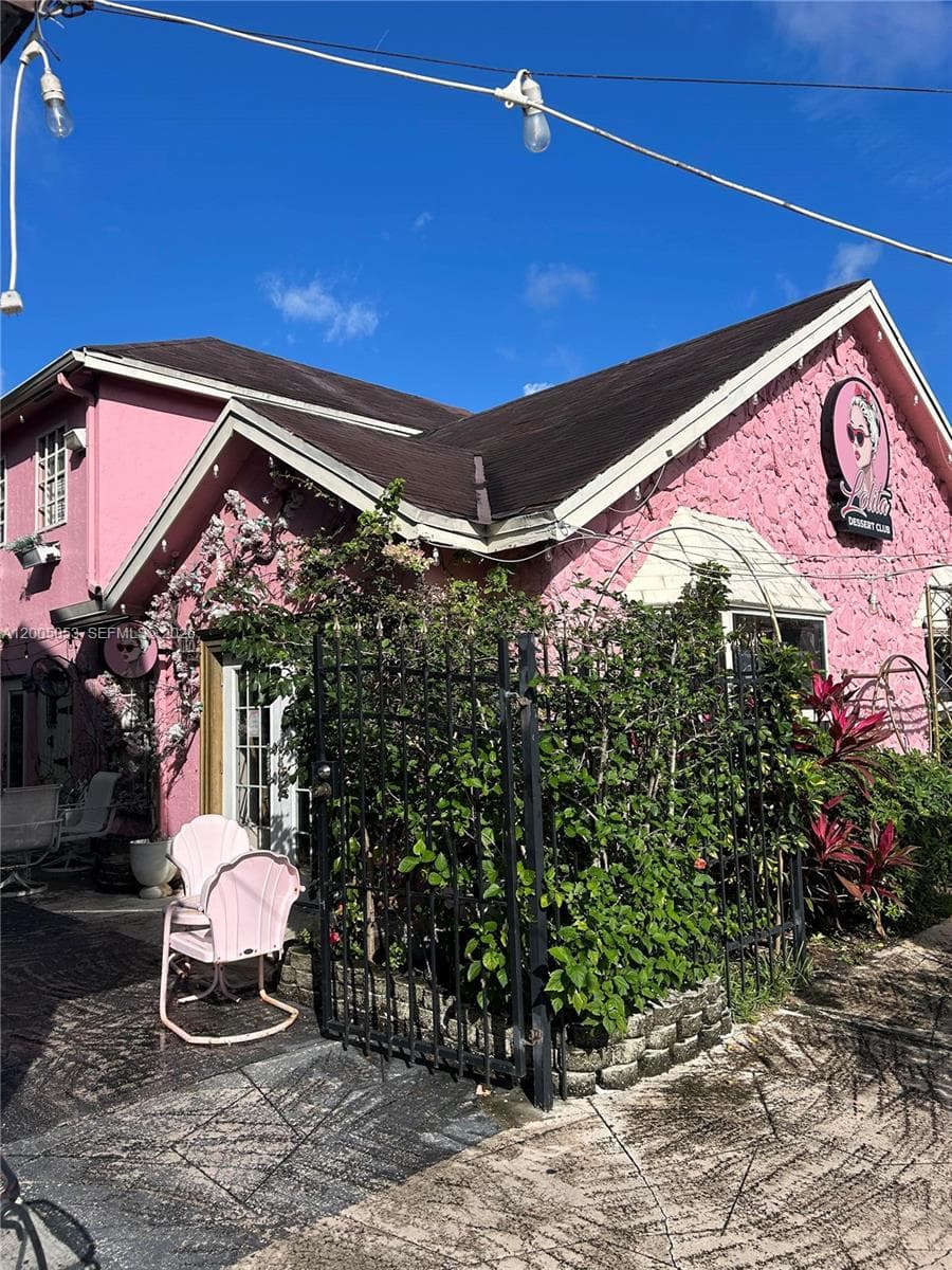 17840 W Dixie Hwy, North Miami Beach FL 33160