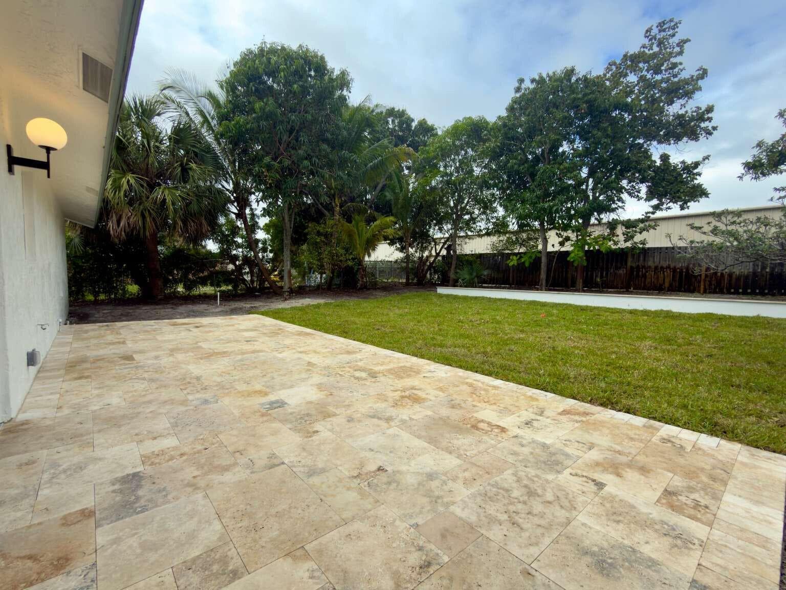 236 SE 3rd Avenue, Delray Beach FL 33483 photo 4