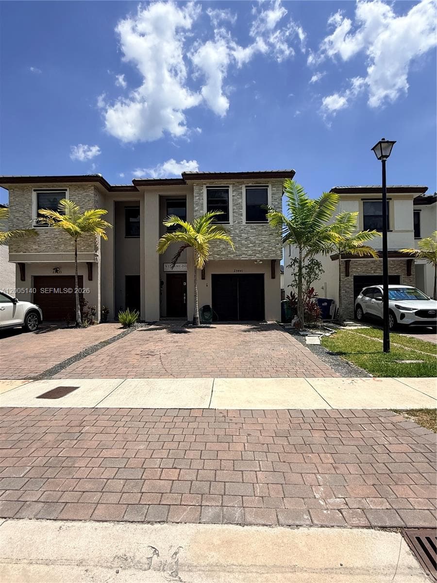 25441 SW 109th Ave, Miami FL 33032 photo 2