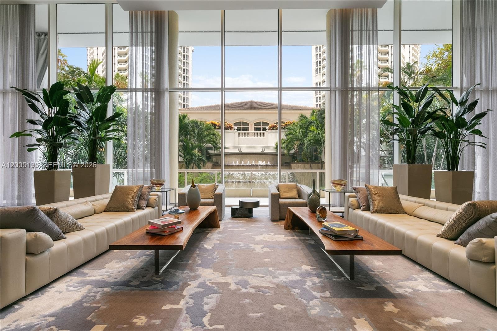 21150 Point PL # 2902, Aventura FL 33180