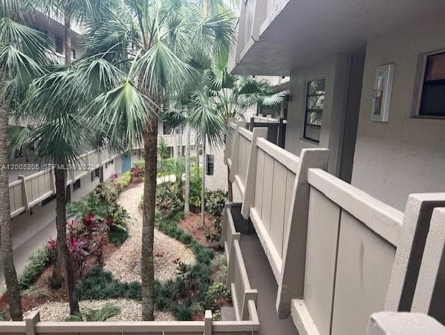 1101 Colony Point Cir # 318, Pembroke Pines FL 33026 photo 2