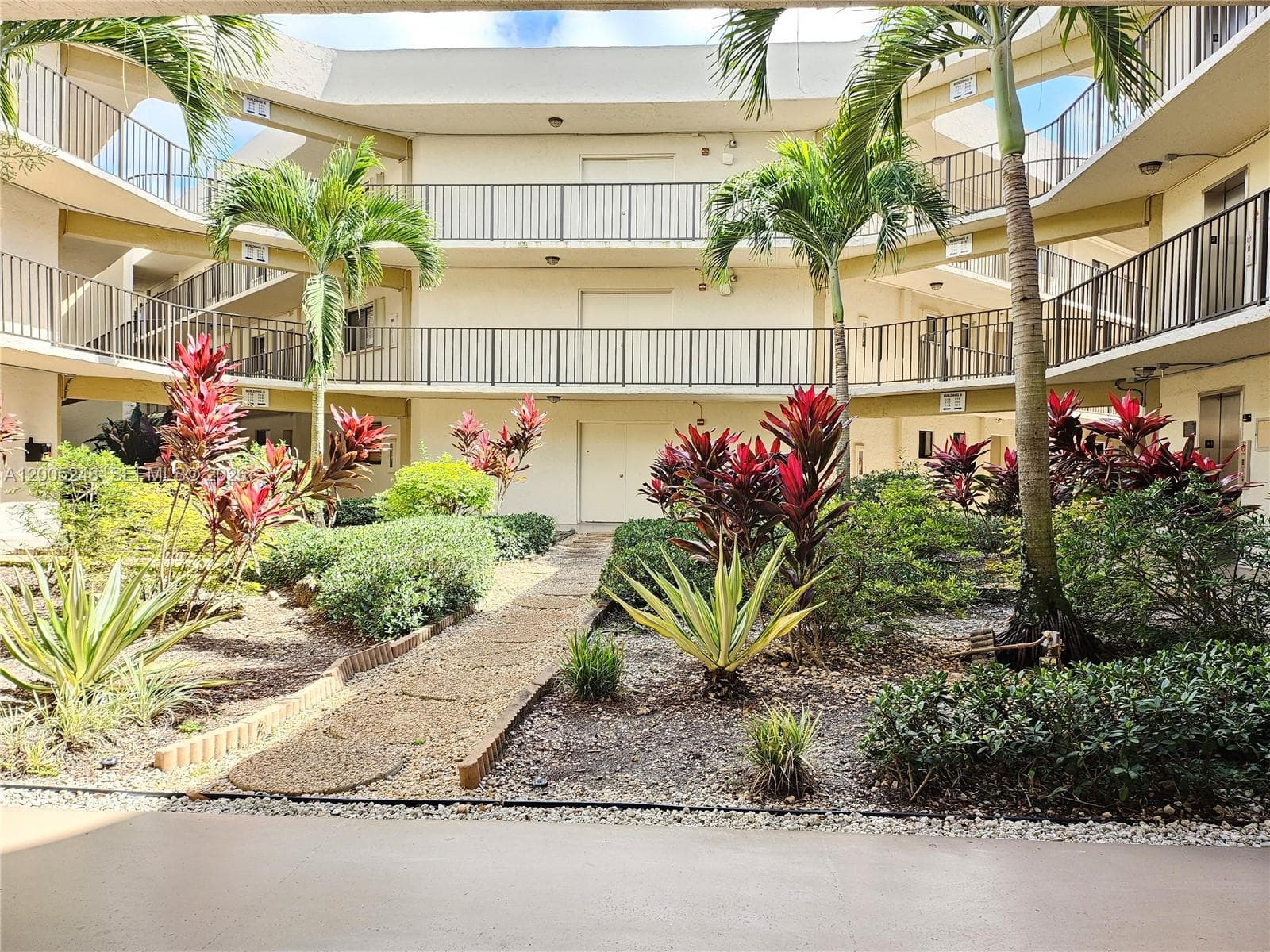 8005 SW 107th Ave # 305, Miami FL 33173