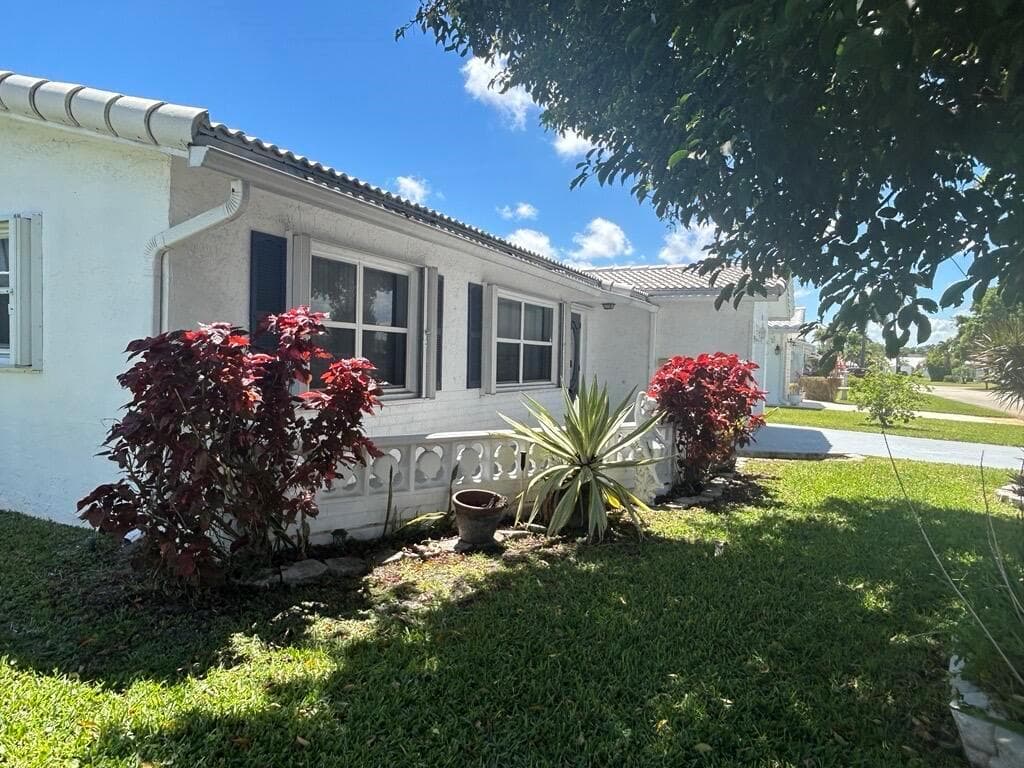 1902 SW 22nd Avenue, Boynton Beach FL 33426 photo 3