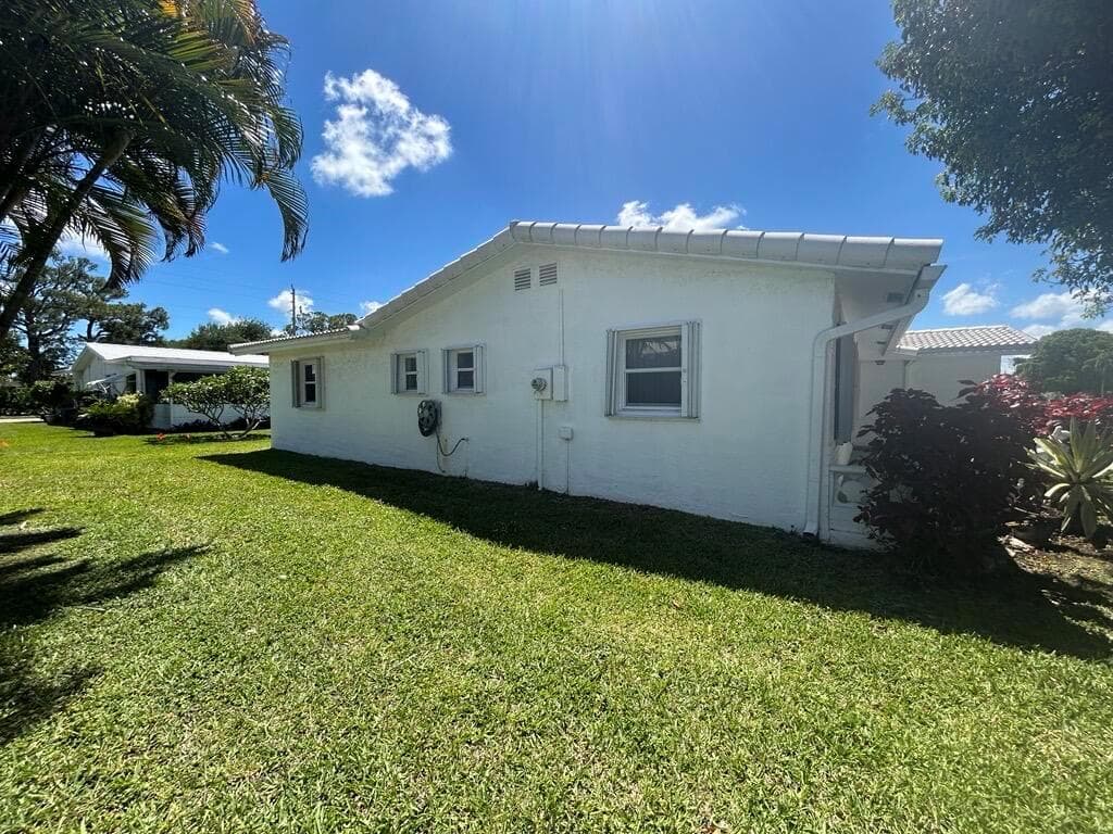 1902 SW 22nd Avenue, Boynton Beach FL 33426 photo 4