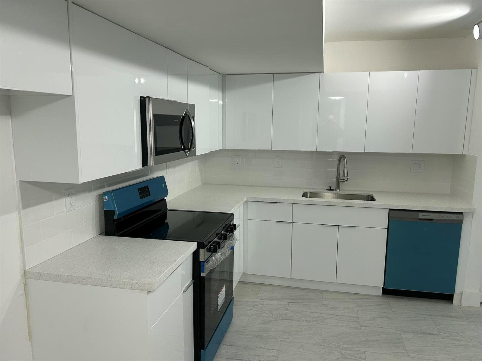701 N Pine Island Road # 304, Plantation FL 33324 photo 4