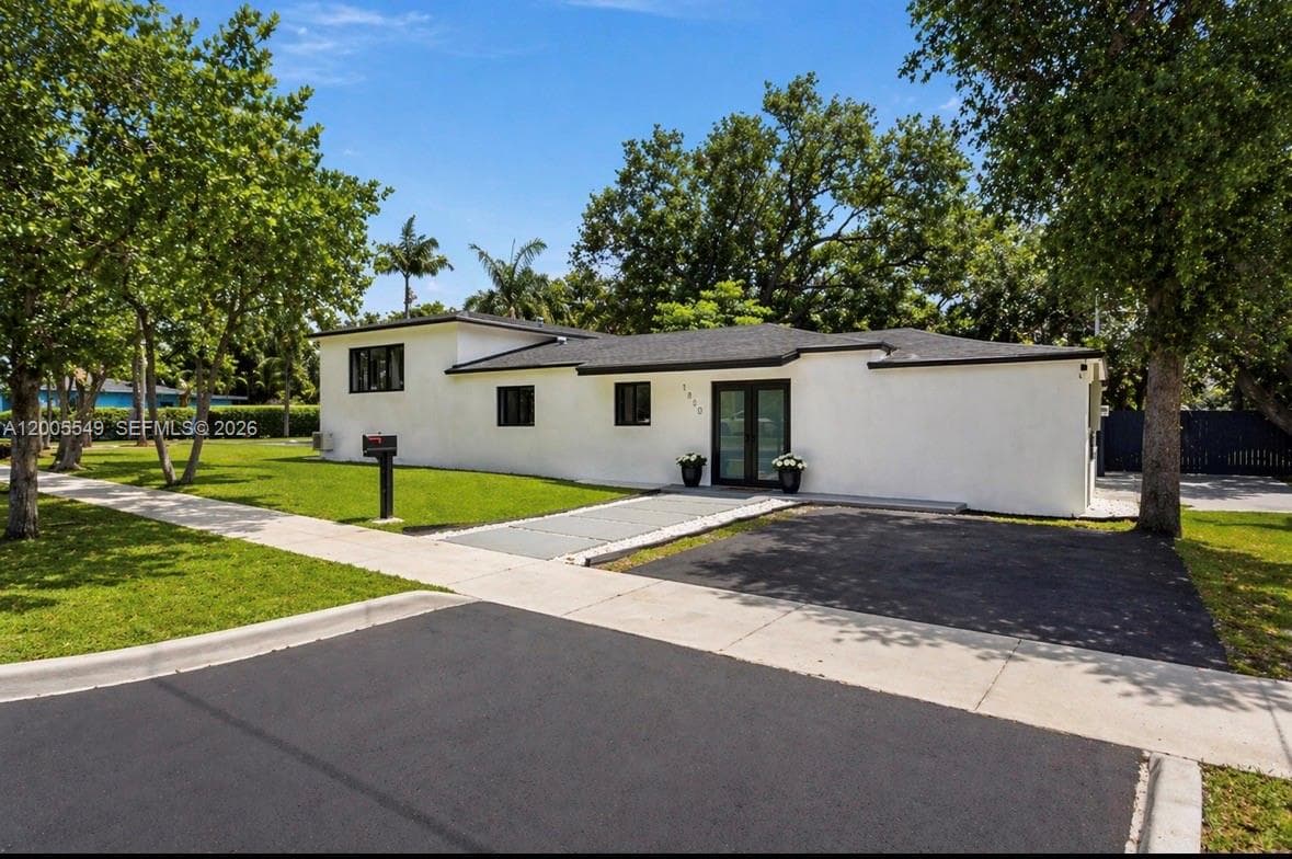 1810 NE 161st St, North Miami Beach FL 33162 photo 2