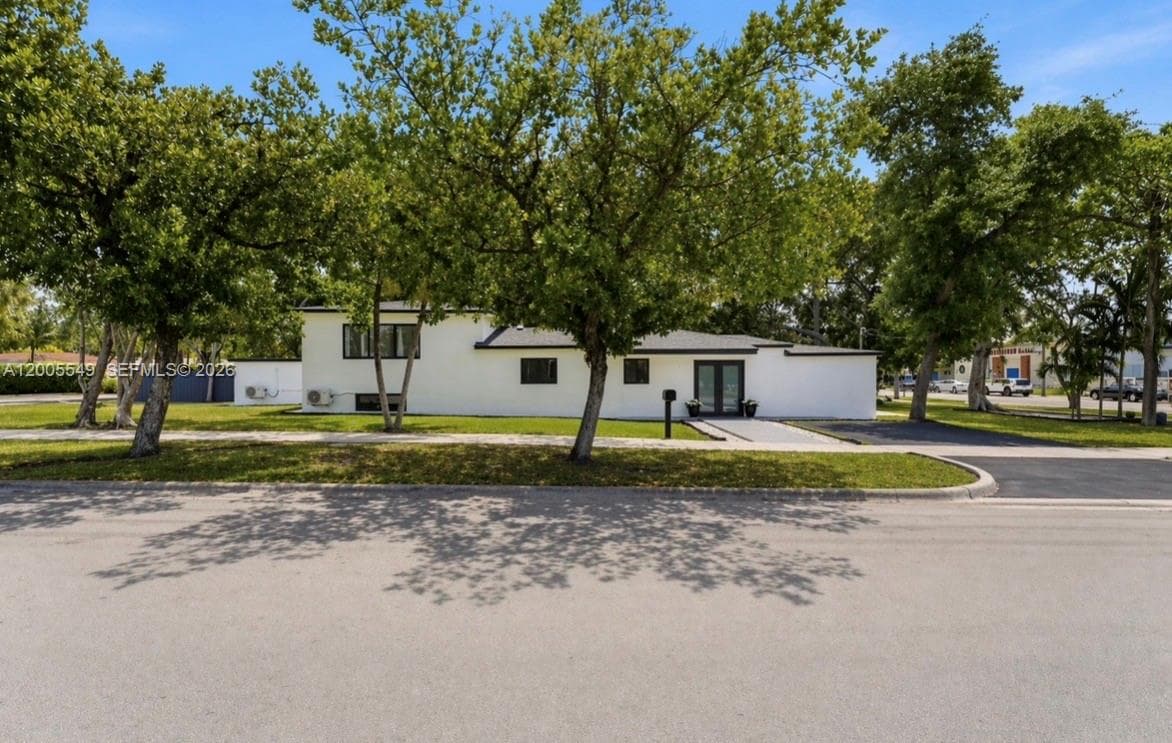 1810 NE 161st St, North Miami Beach FL 33162 photo 3