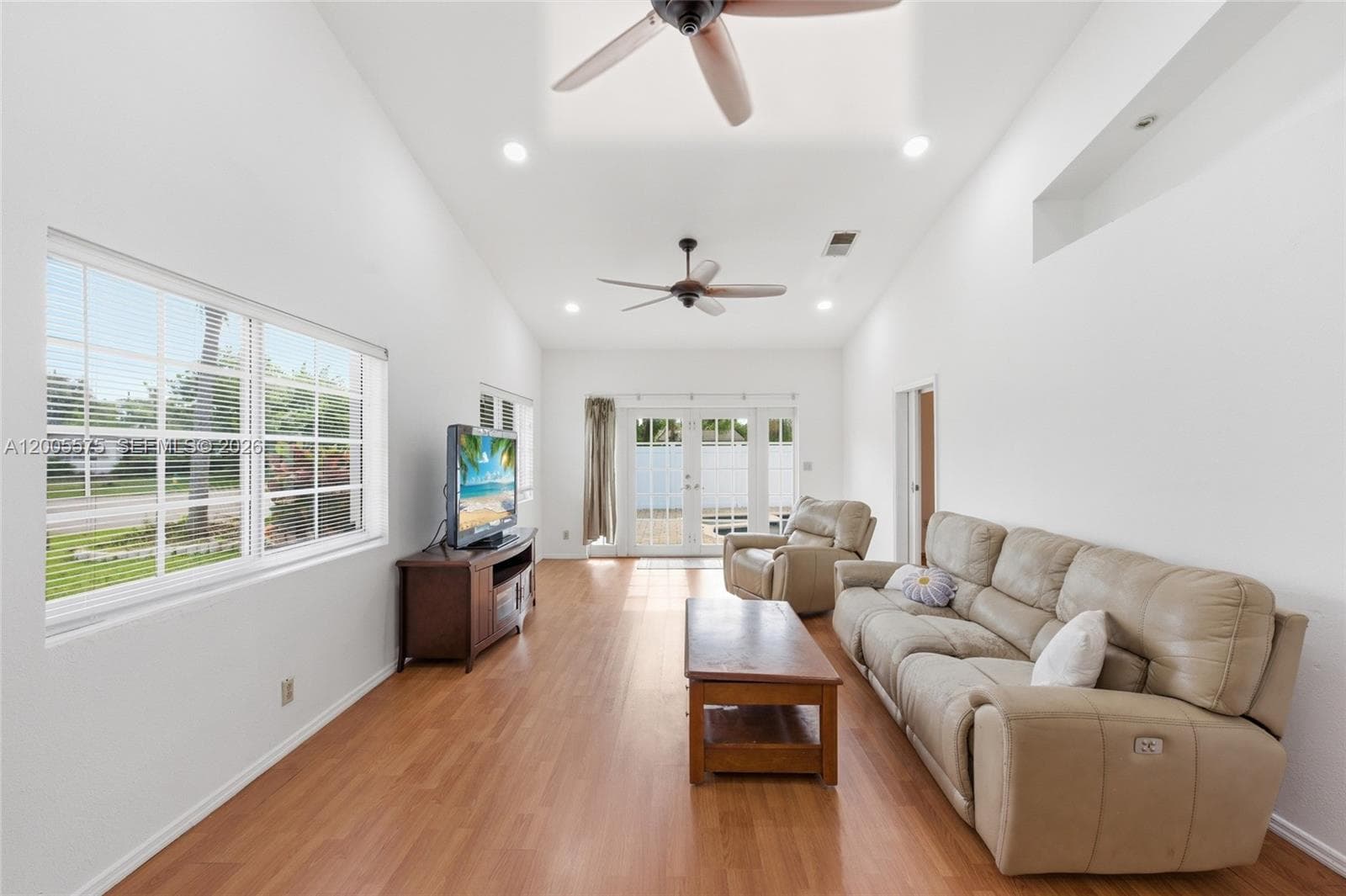 4361 NE 13th Ter, Oakland Park FL 33334 photo 5