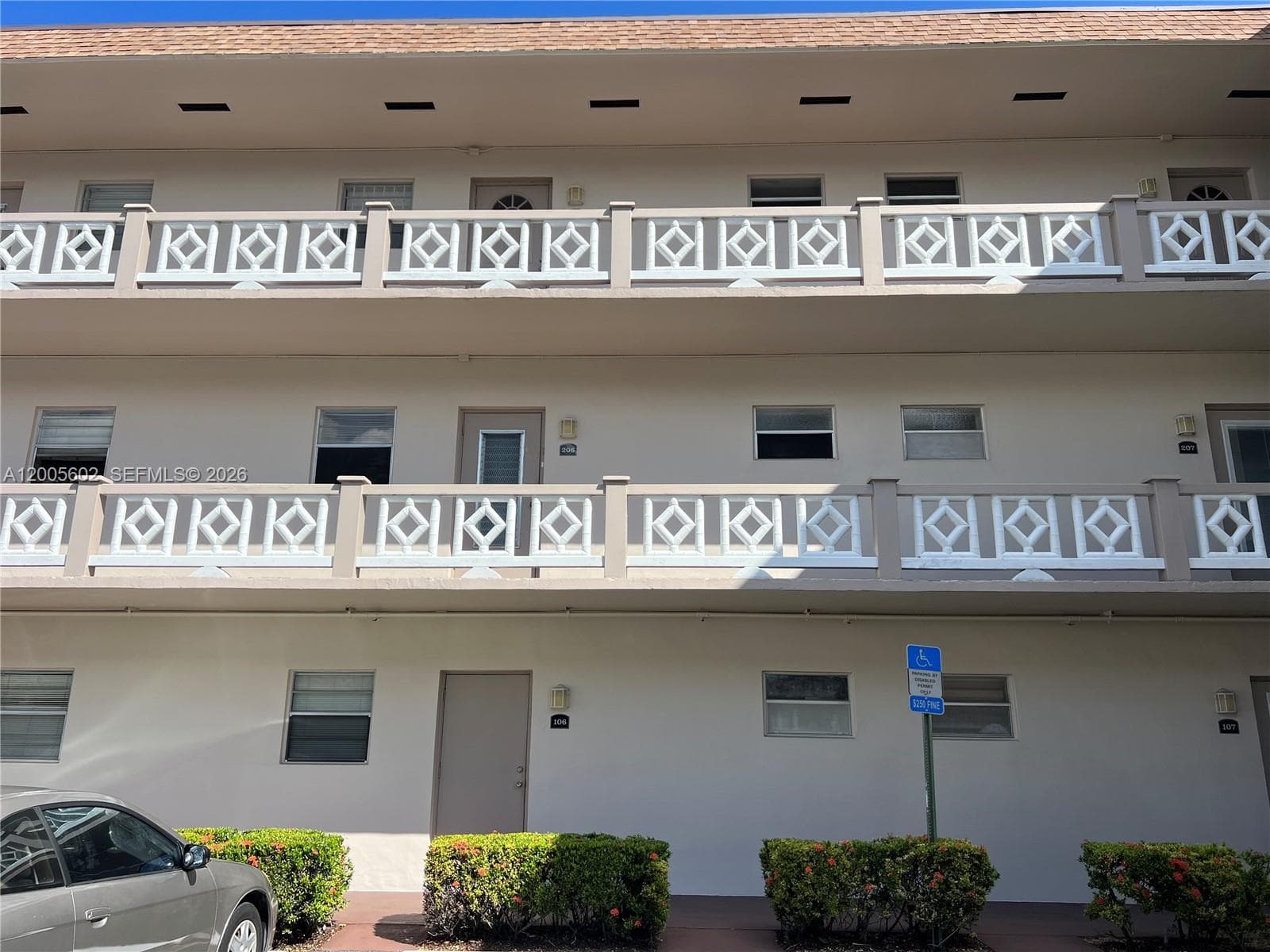 5181 W Oakland Park Blvd # 206, Lauderdale Lakes FL 33313 photo 4
