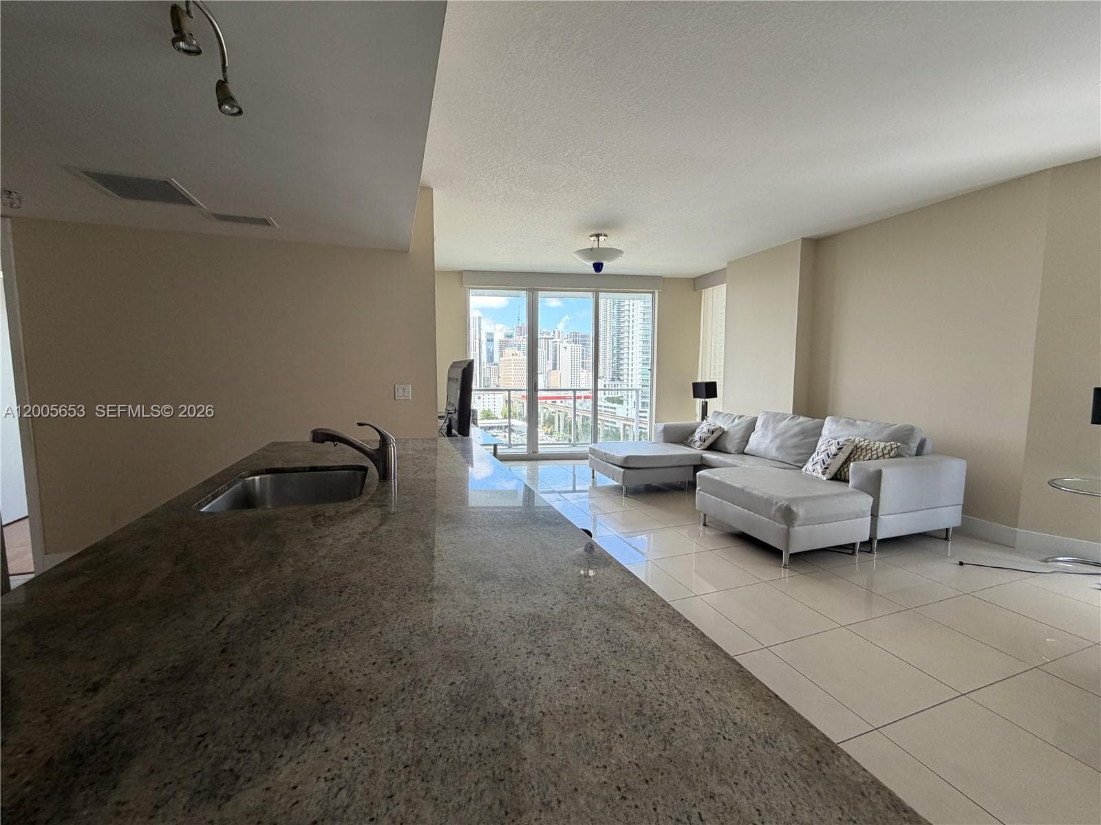 185 SW 7th St # 1511, Miami FL 33130 photo 2