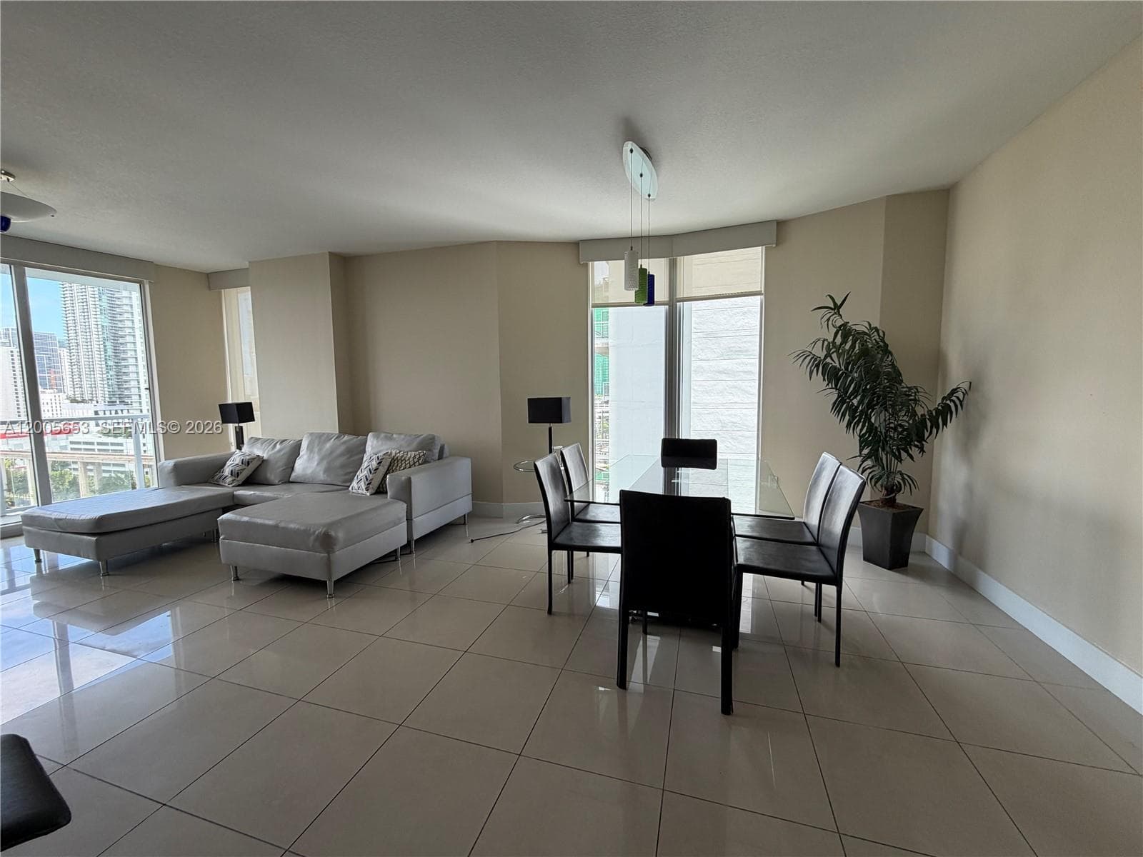 185 SW 7th St # 1511, Miami FL 33130