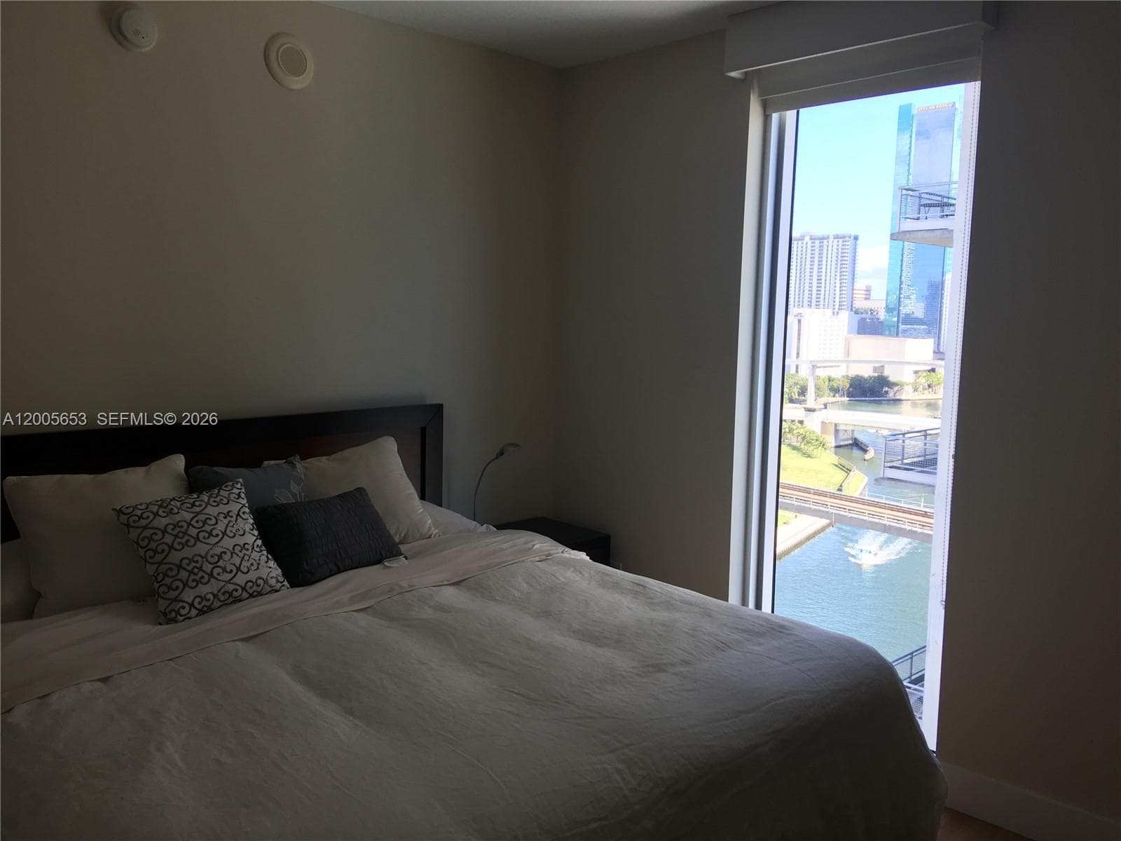 185 SW 7th St # 1511, Miami FL 33130 photo 4