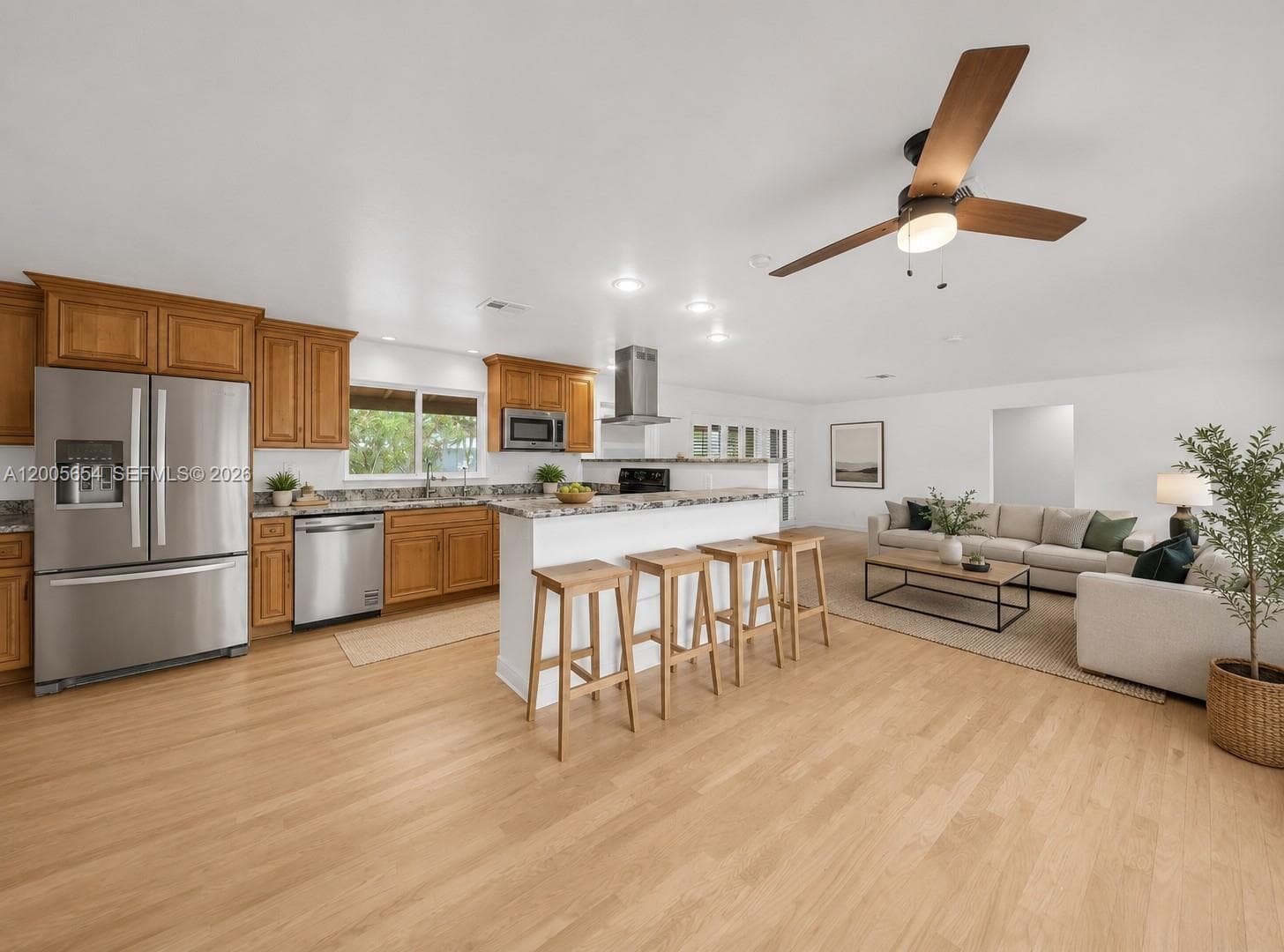 4401 NE 15th Ter, Oakland Park FL 33334 photo 2