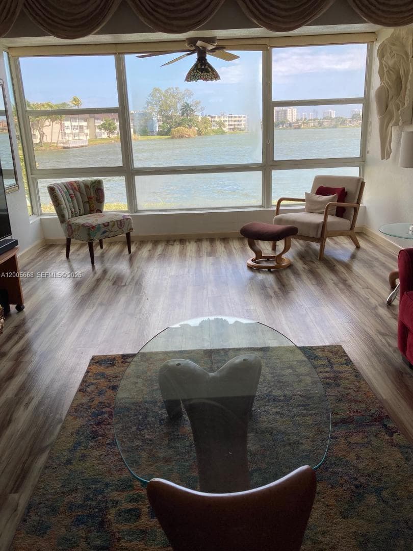 18901 NE 14th Ave # 101, Miami, FL 33179 photo 4