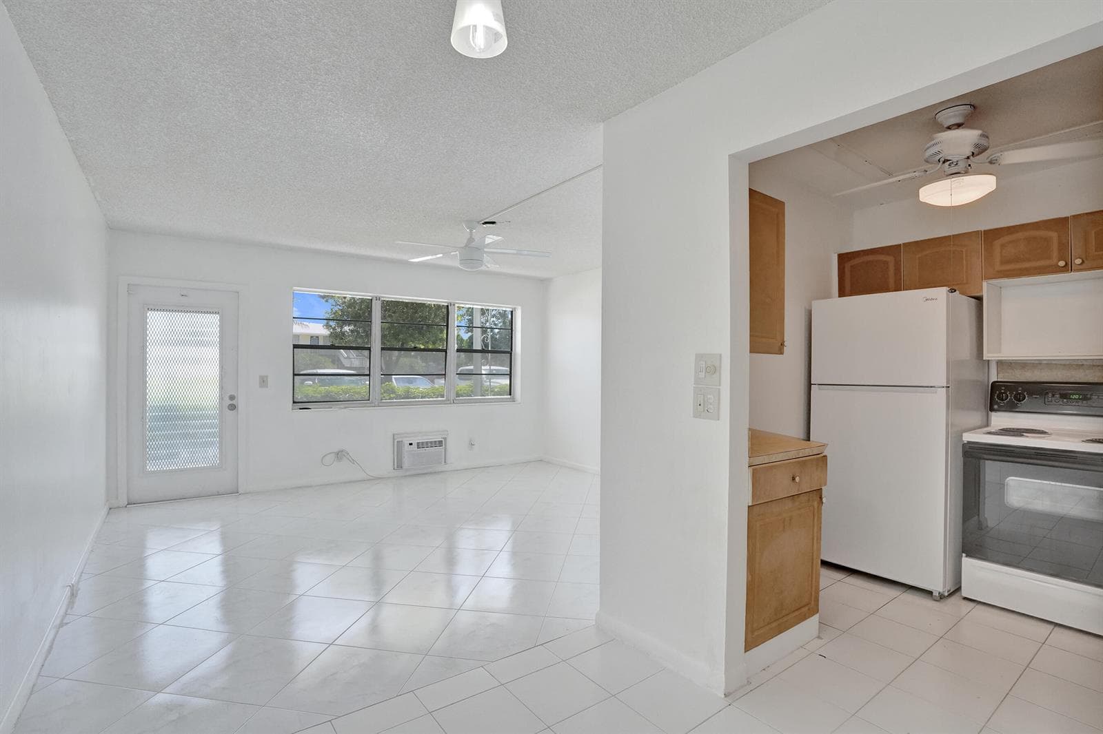 392 Durham Circle # M, Deerfield Beach FL 33442 photo 4
