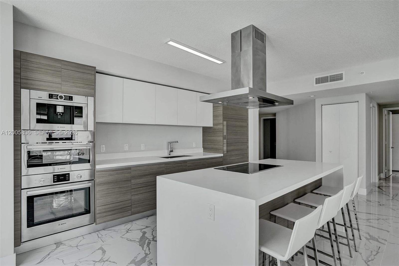 330 Sunny Isles Blvd # 2207, Sunny Isles Beach FL 33160 photo 4