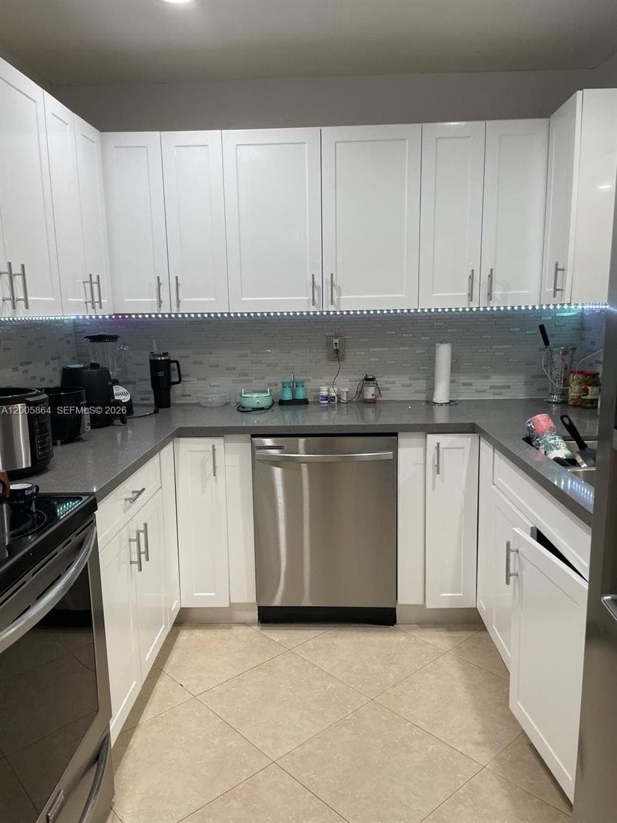 11734 SW 112th Ln, Miami FL 33186 photo 4