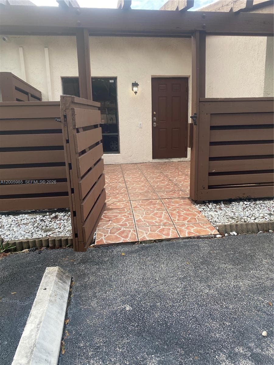 803 SW 119th Way, Davie FL 33325 photo 5