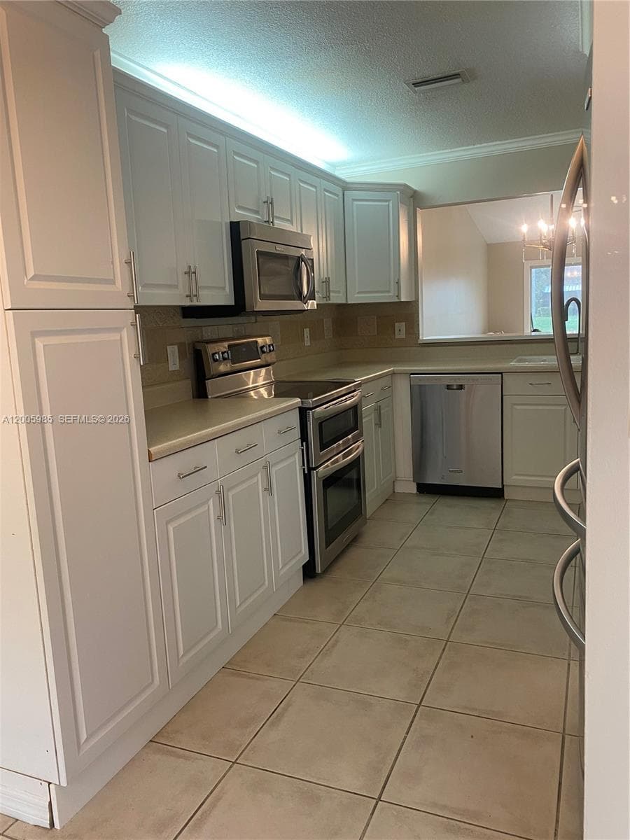803 SW 119th Way, Davie FL 33325 photo 4