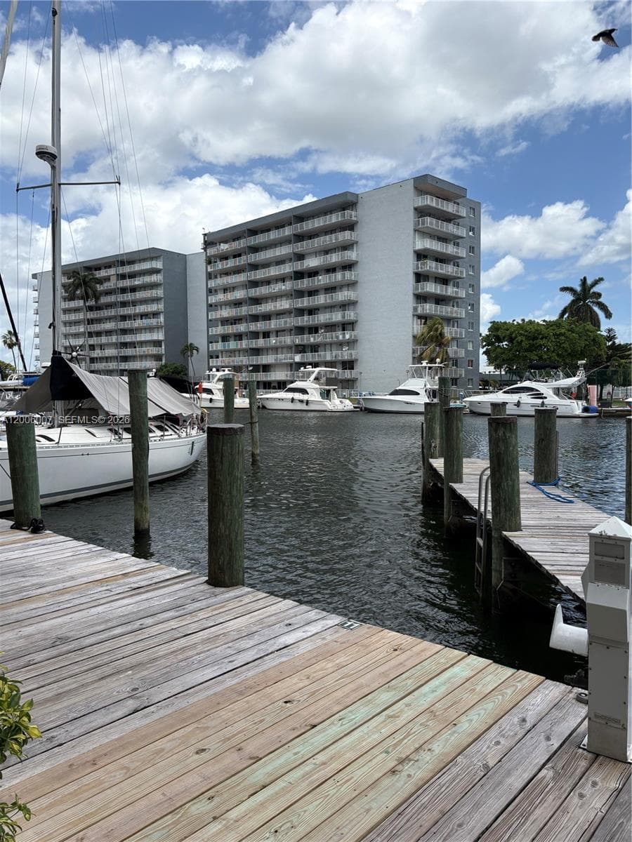 2415 NW 16th St Rd #11, Miami FL 33125