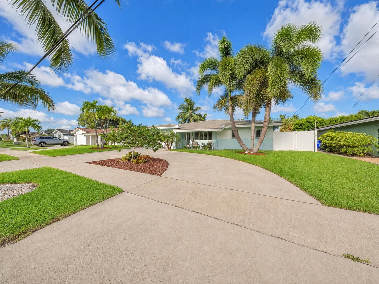 380 SE 5th Avenue, Pompano Beach FL 33060 photo 2