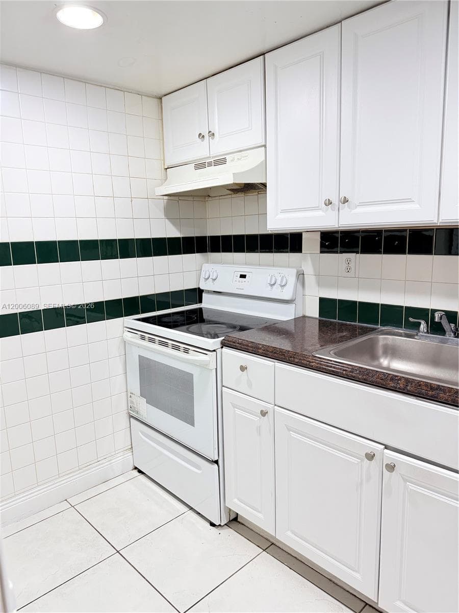 10090 NW 80th Ct # 1203, Hialeah Gardens FL 33016 photo 3