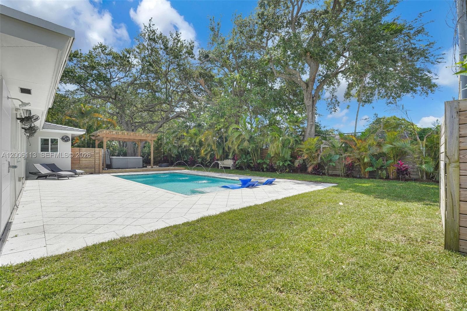 2 NW 89th St, El Portal FL 33150 photo 3