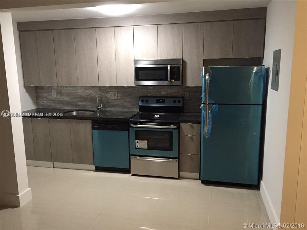 4110 NW 79th Ave # 1B, Doral FL 33166