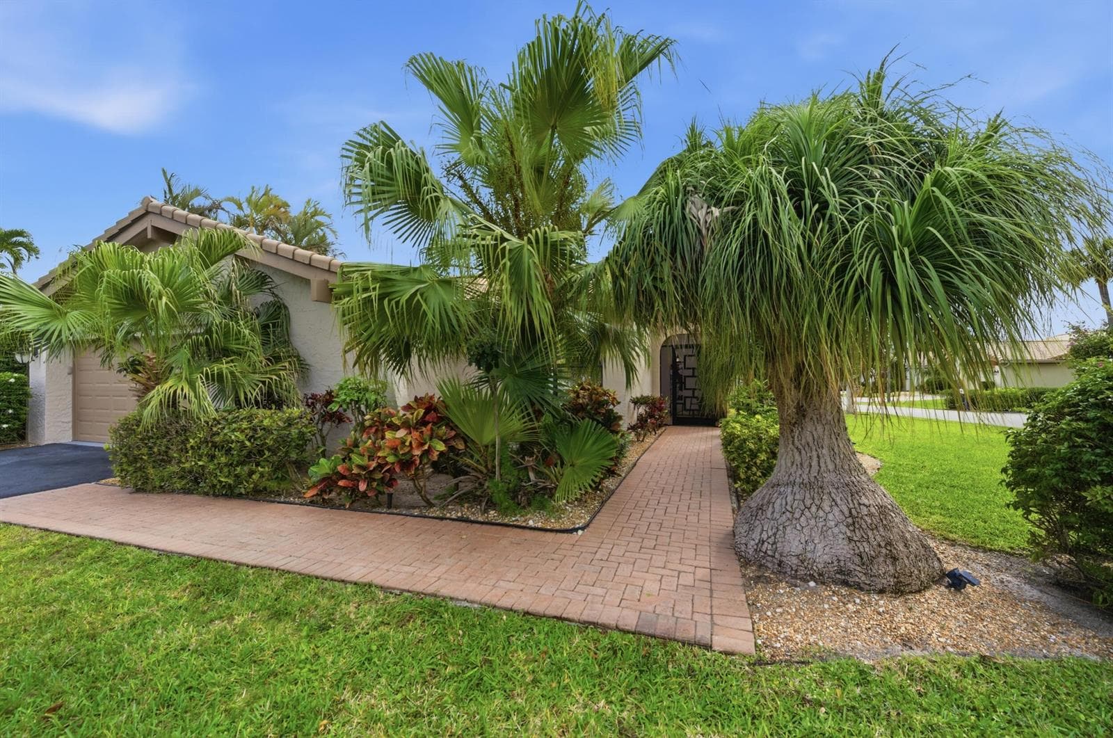 5743 Lakeview Mews Drive, Boynton Beach FL 33437 photo 2