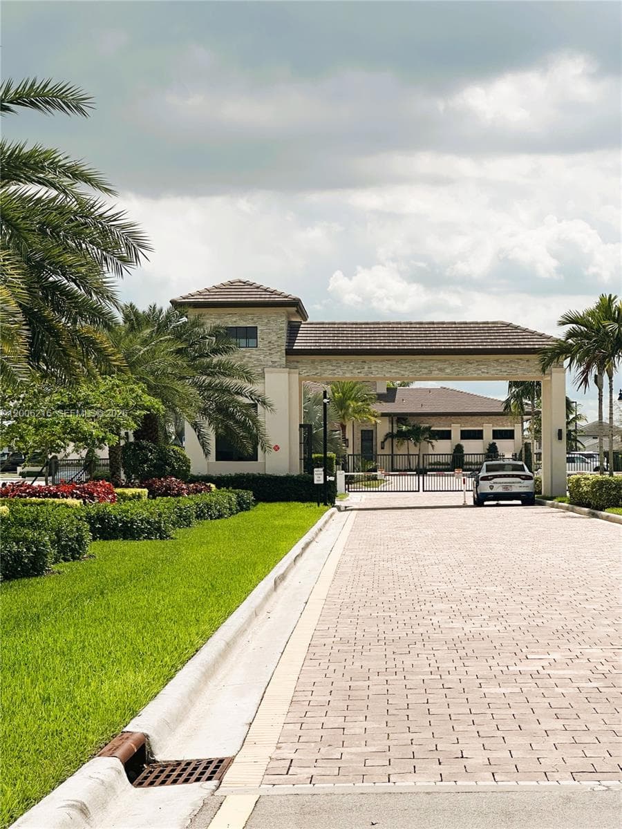 4363 SW 173rd Ave, Miramar FL 33029 photo 2