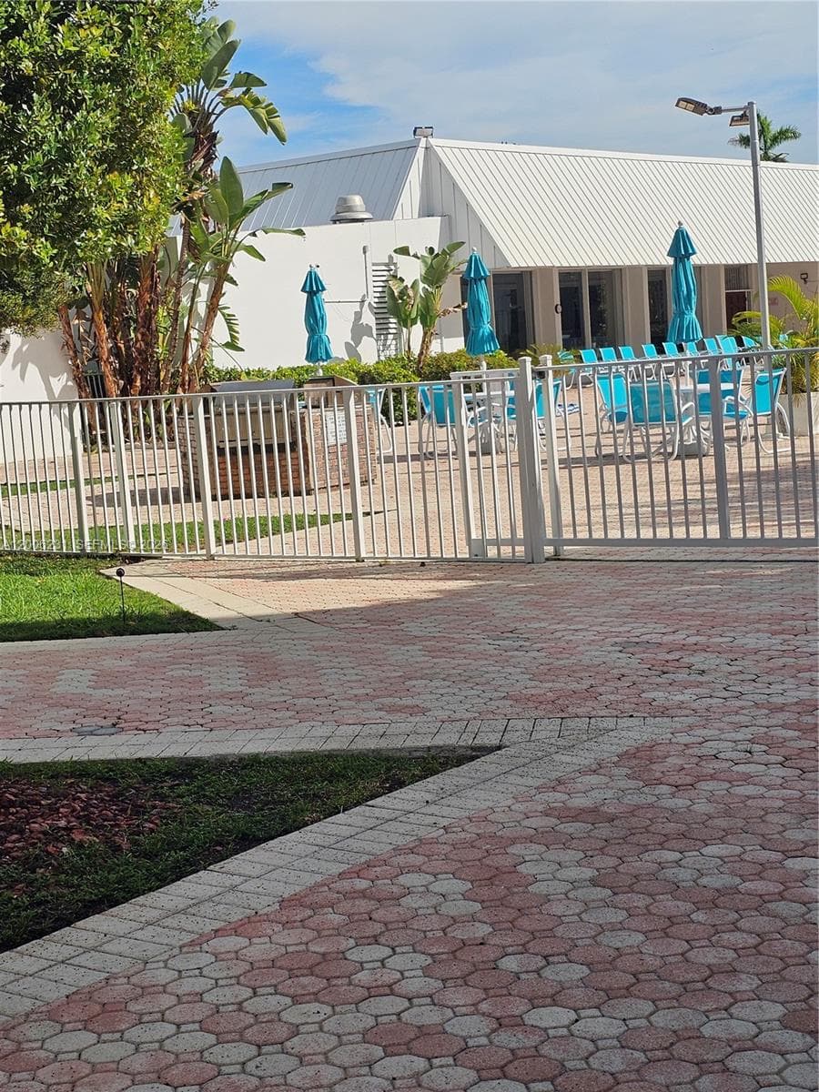20400 W Country Club Dr # 315, Aventura FL 33180 photo 5