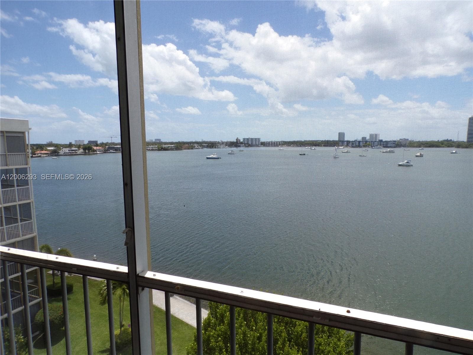 3000 Marcos Dr # P609, Aventura FL 33160